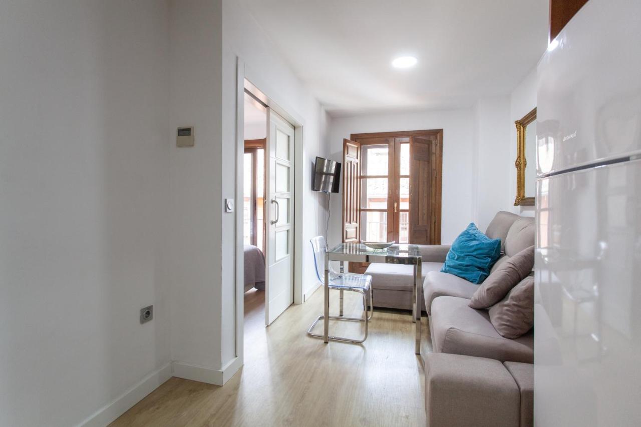 Apartamentos Elvira 21 กรานาดา ภายนอก รูปภาพ