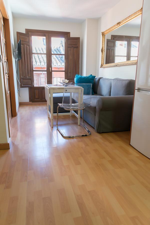 Apartamentos Elvira 21 กรานาดา ภายนอก รูปภาพ