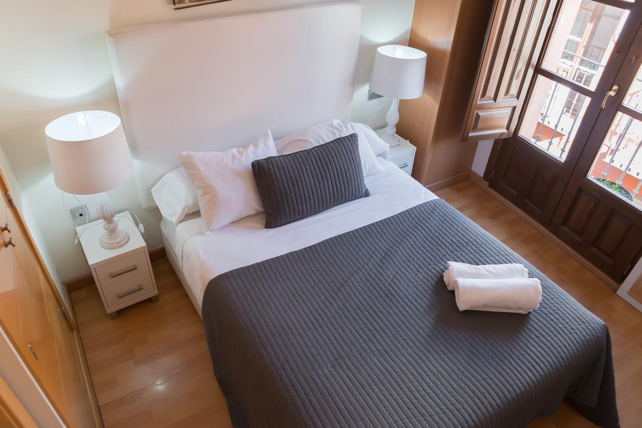 Apartamentos Elvira 21 กรานาดา ภายนอก รูปภาพ